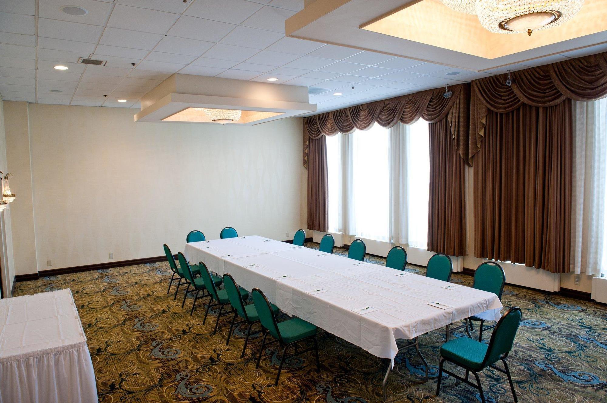 Holiday Inn Philadelphia-Stadium Экстерьер фото
